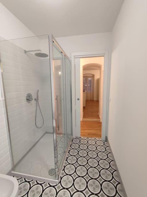 Casa Renova, Intero Appartamento, 2 Camere, Max 4 Ospiti, Trieste Zona Storica Екстер'єр фото