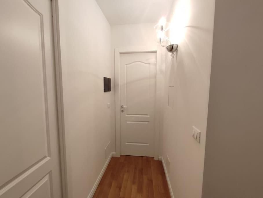Casa Renova, Intero Appartamento, 2 Camere, Max 4 Ospiti, Trieste Zona Storica Екстер'єр фото