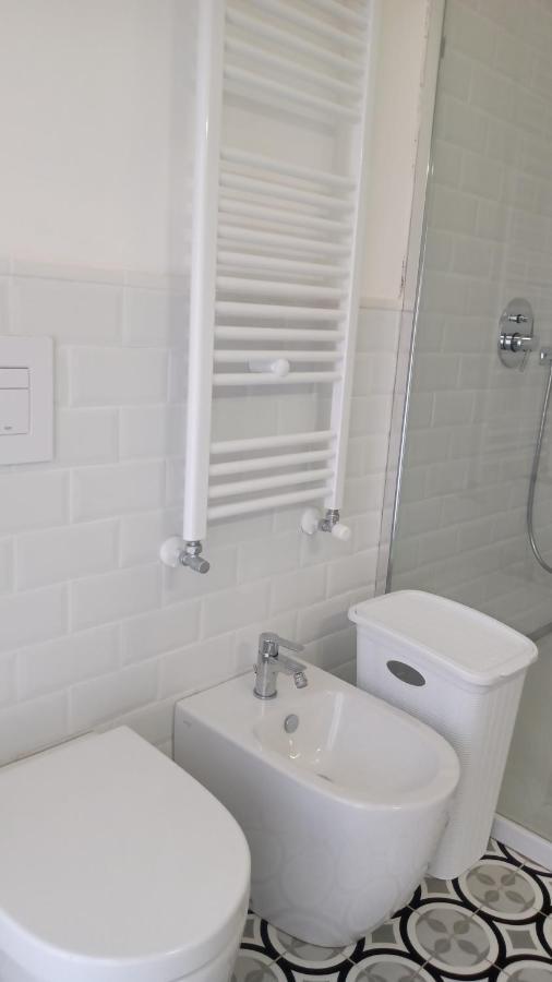 Casa Renova, Intero Appartamento, 2 Camere, Max 4 Ospiti, Trieste Zona Storica Екстер'єр фото