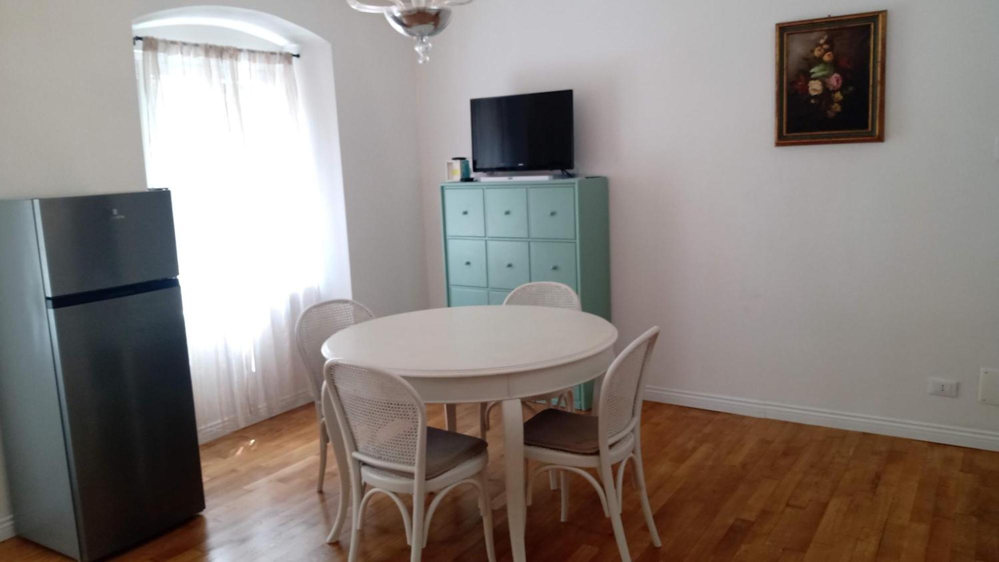 Casa Renova, Intero Appartamento, 2 Camere, Max 4 Ospiti, Trieste Zona Storica Екстер'єр фото