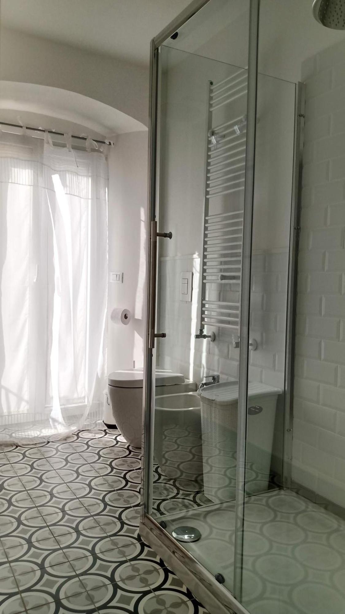 Casa Renova, Intero Appartamento, 2 Camere, Max 4 Ospiti, Trieste Zona Storica Екстер'єр фото