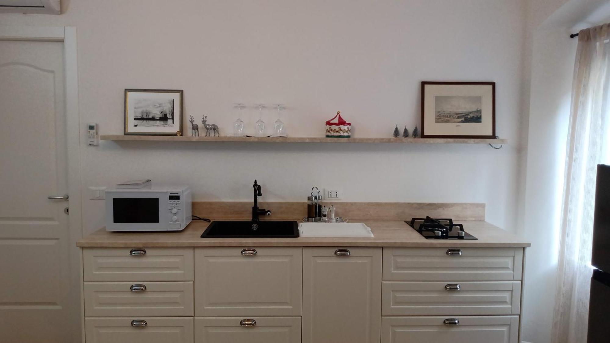 Casa Renova, Intero Appartamento, 2 Camere, Max 4 Ospiti, Trieste Zona Storica Екстер'єр фото